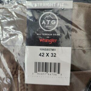 Wrangler Mens ATG Dark Khaki utility pants 42 X 32 Brand new!